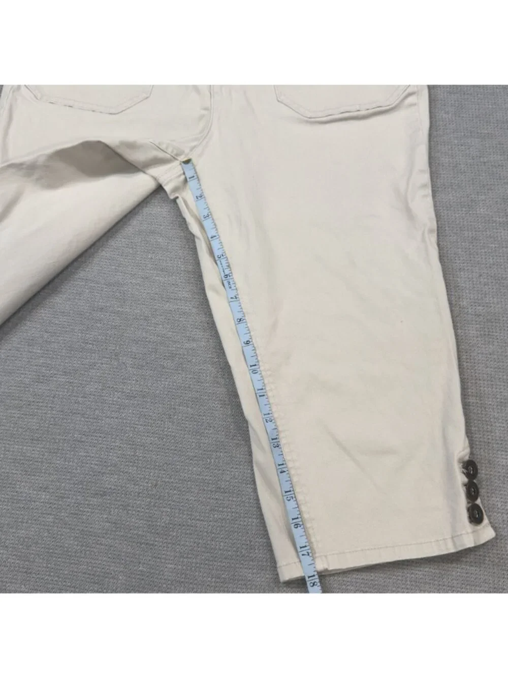 Christopher & Banks Capri Pants Womens Size 10 Beige Button Hem Detail Lt Khaki - Picture 12 of 16